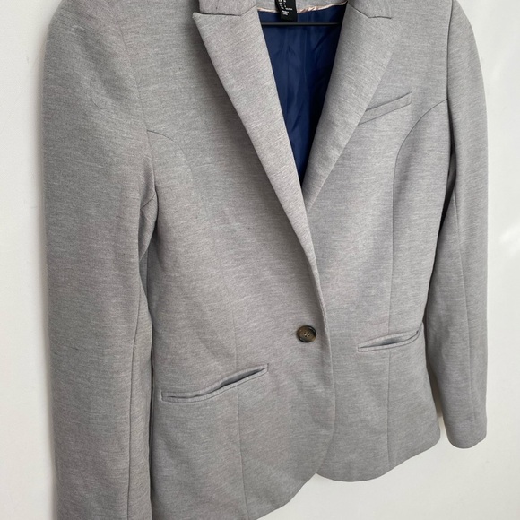 H&M gray blazer, size 6 - Picture 7 of 10